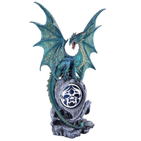 Jade Dragon Statue | Dragon statue, Dragon figurines, Jade dragon