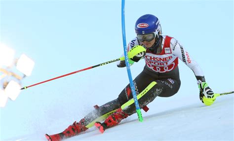 Shiffrin Wins Opening World Cup Slalom | First Tracks!! Online Ski Magazine