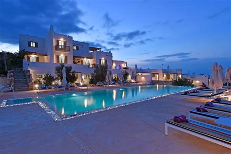 An ADULTS only boutique hotel in Paros for glam holidays over Naoussa