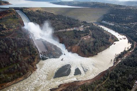 Photo Gallery: What's Left of Oroville Dam's Shattered Spillway | KQED