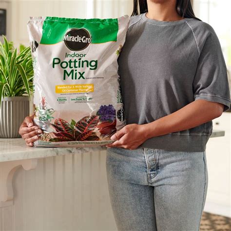 Miracle-Gro Indoor Potting Mix | Miracle Gro