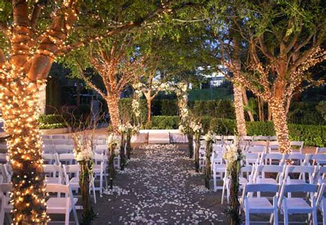 Five gorgeous themes for your garden wedding reception | Easy Weddings