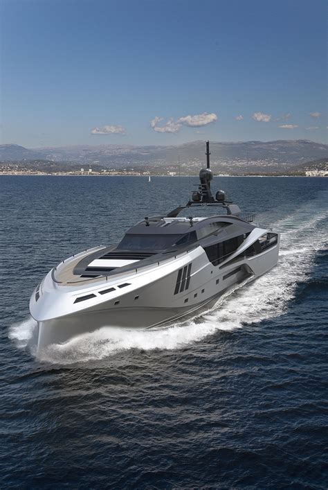 The 48M SuperSport superyacht: fast, efficient and sublime