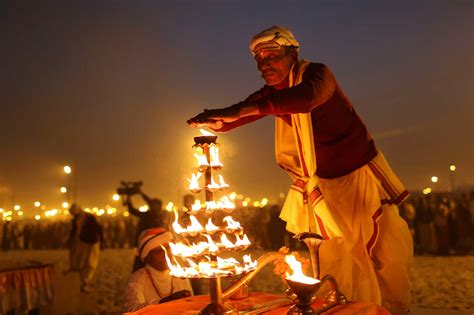 Cleansing ritual draws millions of Hindus