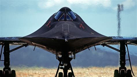 Fastest Plane Ever: Meet the SR-71 Blackbird - 19FortyFive