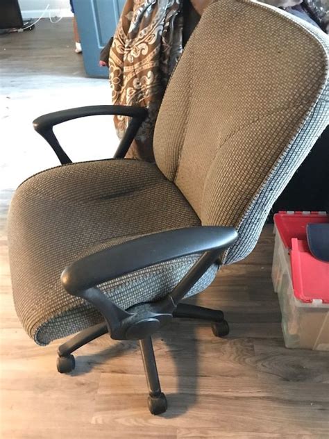 Used Office chair for sale in Austin - letgo | Office chairs for sale, Used office chairs ...