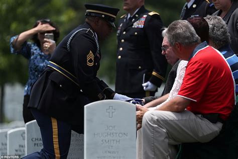 Decorated D-Day veteran, 96, is laid to rest today at Arlington National Ceremony | Daily Mail ...