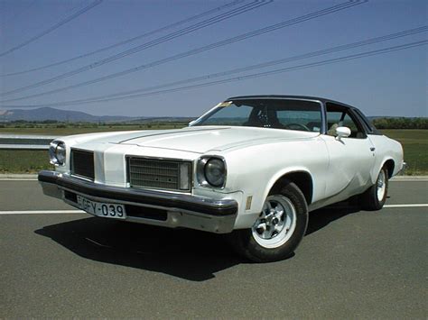 showroomor: oldsmobile cutlass supreme pic