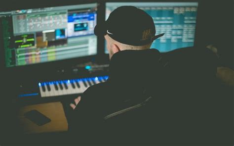 The Differences Between Mixing and Mastering - Musician Wave