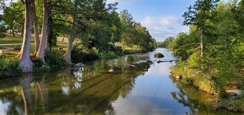 River Trail Cottages - The Riverside B&B in Kerrville, TX