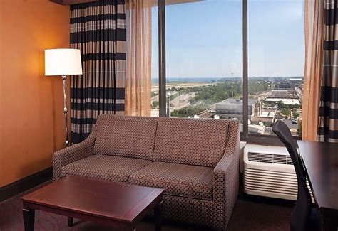 DoubleTree by Hilton Hotel Cleveland Downtown - Lakeside