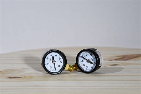 Industrial Pressure Gauges Archives - Howe Technology