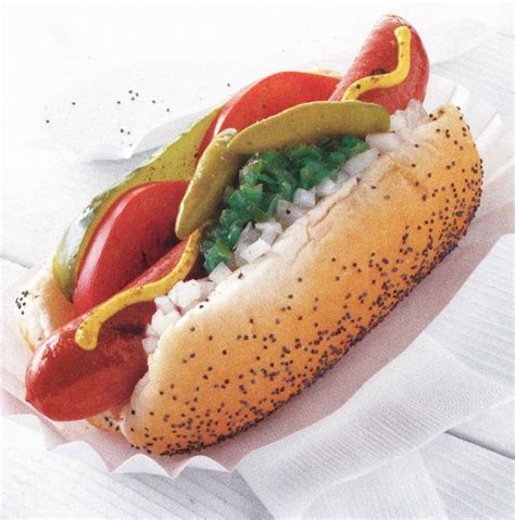 "Chicago Style" Hot Dog. | Red meat recipes, Chicago style hot dog, Hot dog recipes