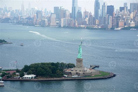 new york city manhattan helicopter tour aerial cityscape liberty statue ...