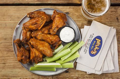 Pluckers Wing Bar opens a third San Antonio location near North Star Mall