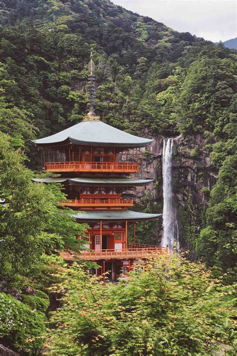 Nachi Falls - One Of The Most Beautiful Places in Japan!