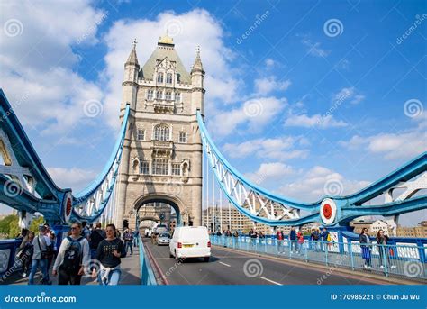 Tower Bridge Crossing the River Thames in London Editorial Photo ...