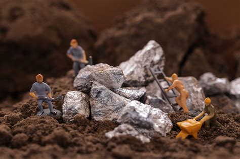 5 of the Best Silver Mining Stocks for Your Portfolio for 2023