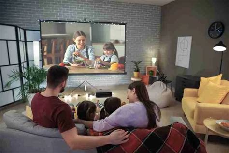 The Best Long Throw Projector Available in 2022 - Outdoor Movie Projectors