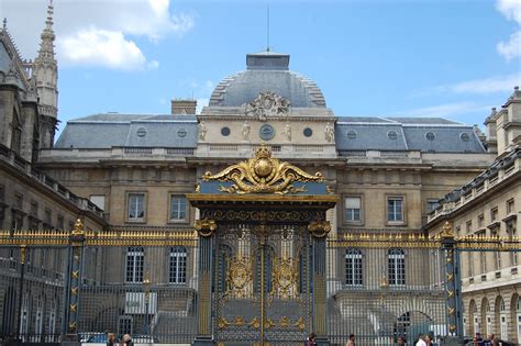 Palace de Justice May 29th 2011 | Paris, Île de la cité, Most beautiful cities