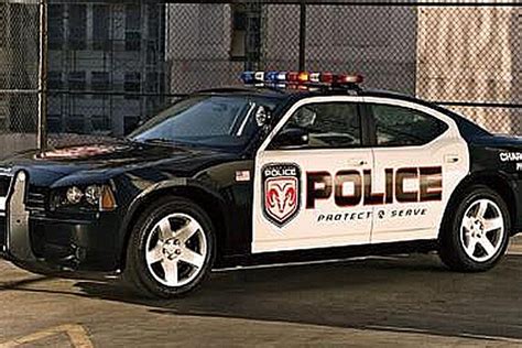 Chrysler "Recall" Mobil Polisi Amerika