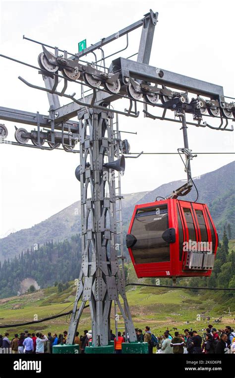 ropeway cable car, Gulmarg Gondola, Jammu and Kashmir, union territory ...