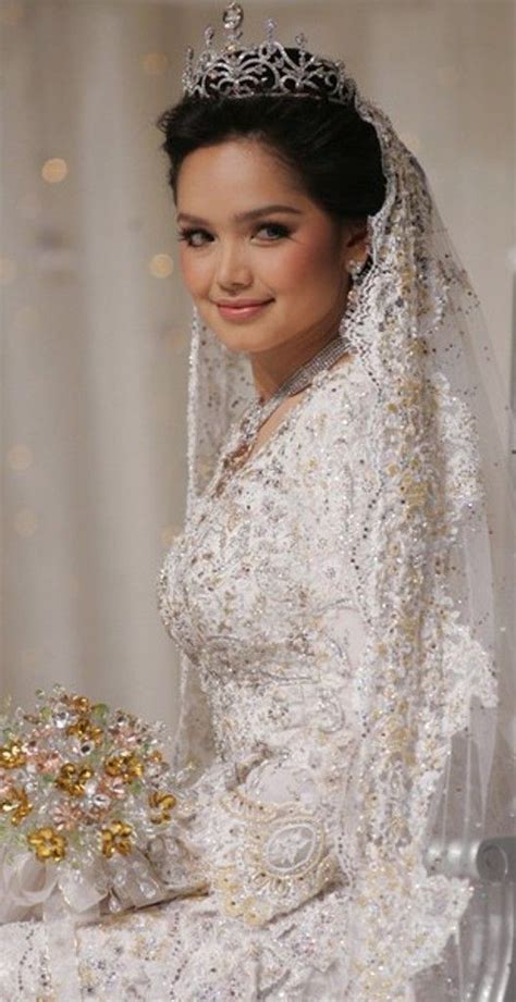 malay wedding. | Wedding dresses, Malay wedding dress, Modest wedding dresses