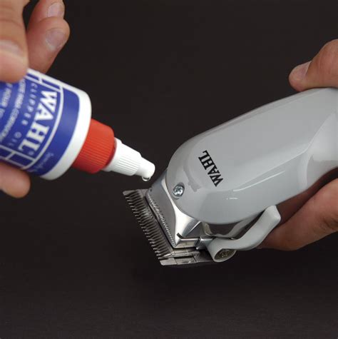 Wahl Clipper Blade Oil, 4-oz bottle - Chewy.com