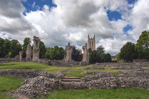 The Abbey Ruins in Bury St Edmunds, Suffolk Editorial Stock Image - Image of market, history ...