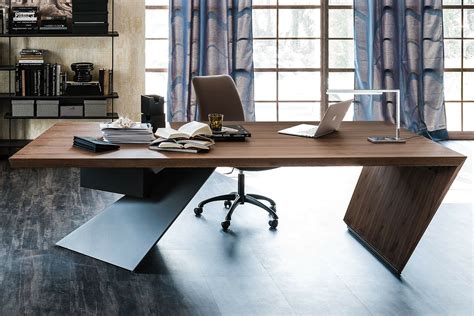 Modern Home Office Desk Buying Guide: 5 Things to Consider