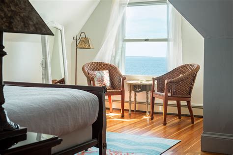 Oceanfront Accommodations Narragansett RI Hotel | The Shore House