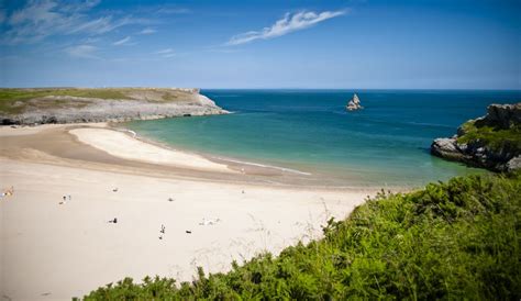 10 Best Beaches in Pembrokeshire - St Davids Escapes