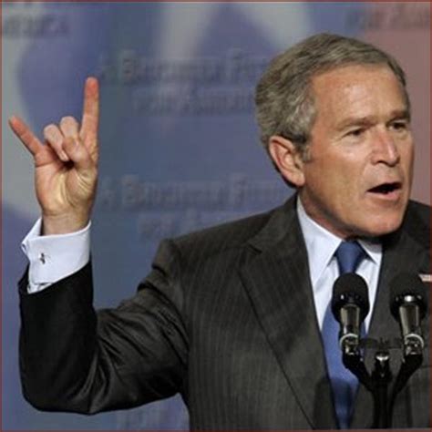 The hand of George W. Bush: hook em horns gesture photo! (10/60)