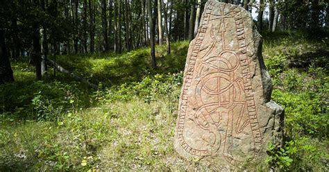 Hvor længe brugte man runer? | historienet.dk