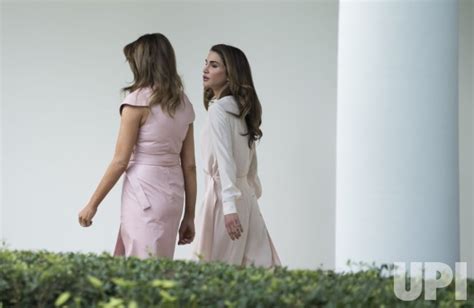 Photo: President Trump welcomes King Abdullah II and Queen Rania of Jordan to the White House ...