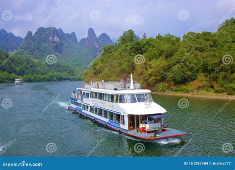 River Li Cruise in Guilin, China Editorial Stock Image - Image of ...