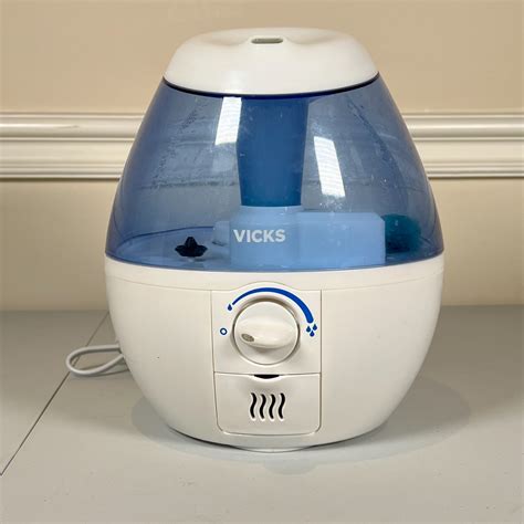 VICKS HUMIDIFIER