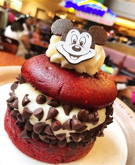 𝐏𝐢𝐧𝐭𝐞𝐫𝐞𝐬𝐭 : 𝐭𝐫𝐨𝐩𝐢𝐜𝐚𝐥𝐛𝐚𝐛𝐲𝐲 🔭🧡. | Disney desserts, Disney food, Disneyland food