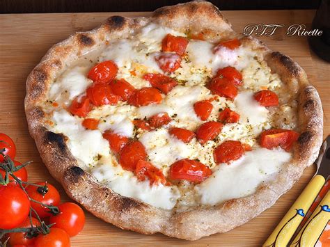 Pizza con pomodorini, stracchino e mozzarella - PTT Ricette