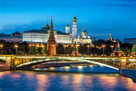 Premium Photo | Moscow kremlin at night russia