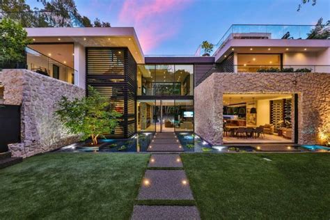 A Contemporary California Luxury Home | Contemporary california, Luxury homes, Architecture