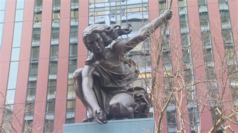 Here's the history behind the iconic Portlandia statue | kgw.com