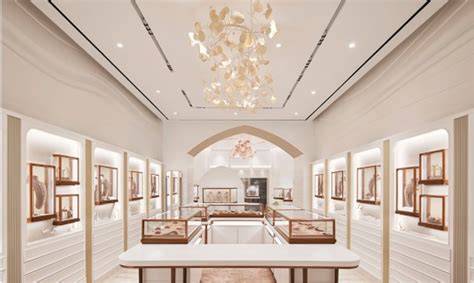 Zoya has recently launched its sixth store in Mumbai, located at the iconic Taj Mahal Palace