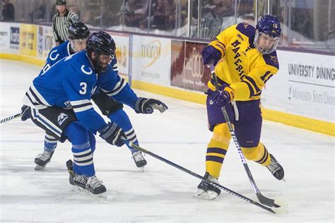 Five-goal third period gives Mavericks commanding win | MSU men's hockey | mankatofreepress.com