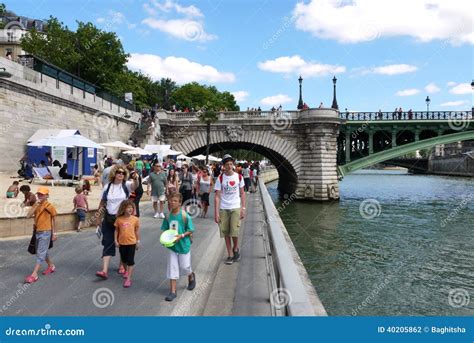 Paris Plages Beaches editorial photography. Image of july - 40205862