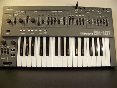 MATRIXSYNTH: Roland SH-101 Synthesizer SN 375207