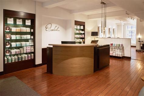 Flagship Curly Hair Salon - NYC | Ouidad | Nyc hair salon, Curly hair ...