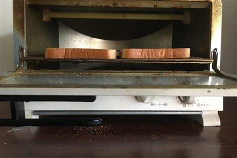 How To Clean A Breville Toaster Oven [Step By Step Guide] - Kitchen Seer