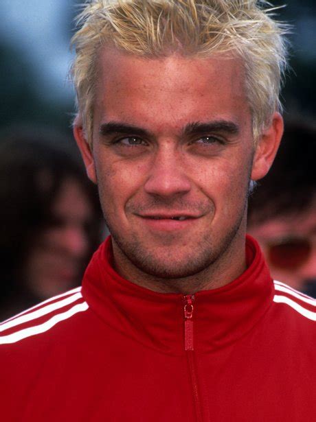 Robbie Williams leaves Take That in 1995, breaking many a fan's heart ...