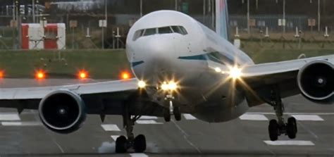 Key Differences Between Aircraft Hard Landings and Heavy Landings